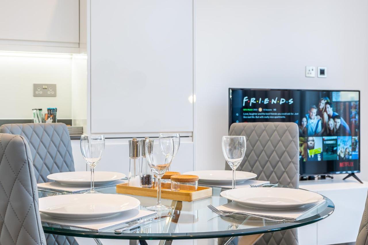 St Albans 2 Bed Luxury City Apartment, 5 Mins Walk To Train & Allocated Parking Eksteriør bilde